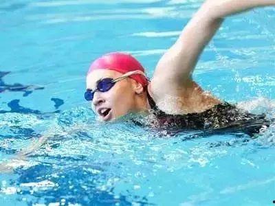 成人业余体校游泳视频  第3张